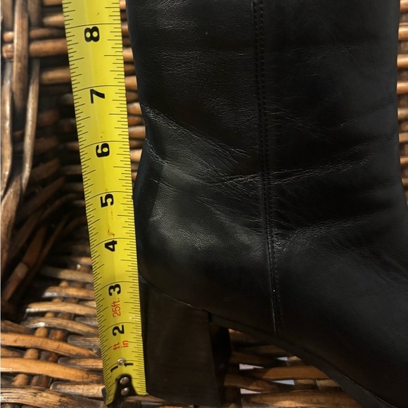 Amanda Smith Black Leather Heeled Ankle Booties  in size 7. Great condition - Picture 6 of 16